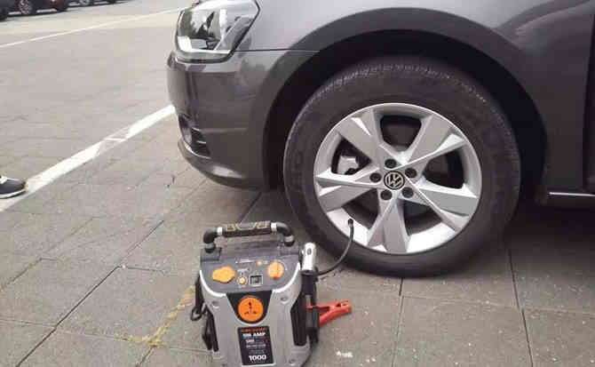 路南区汽车搭电案例
